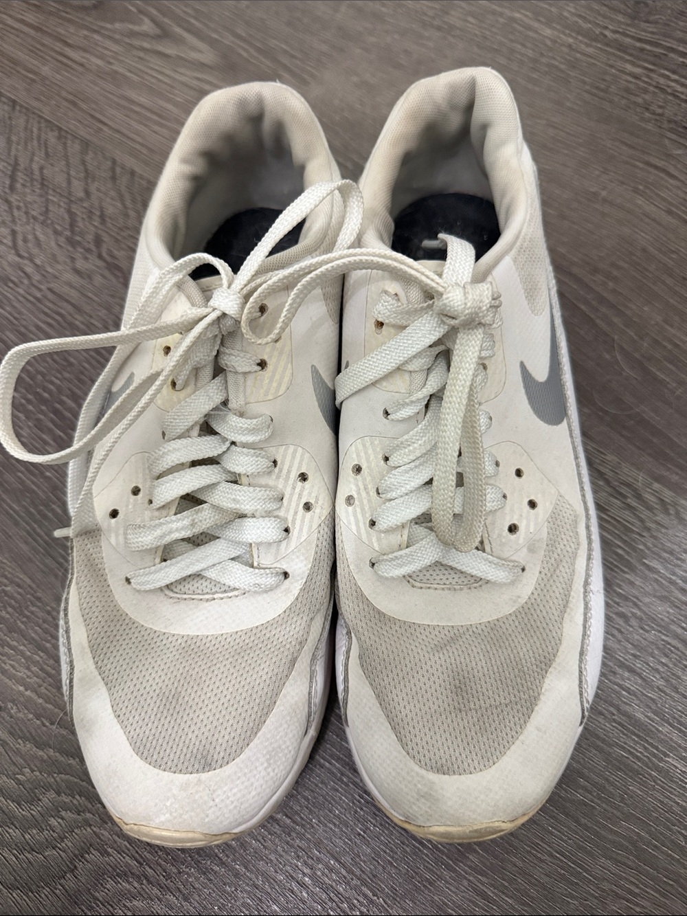 Nike Women’s Sneakers in Light Gray and White